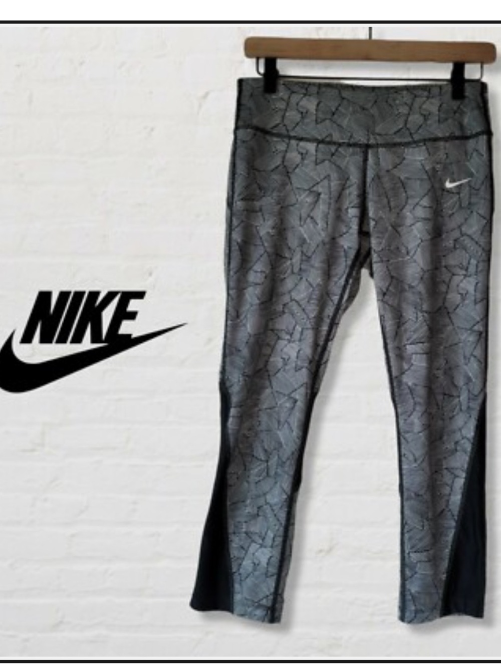 Nike Women’s ' Black & White Patterned Athletic Leggings